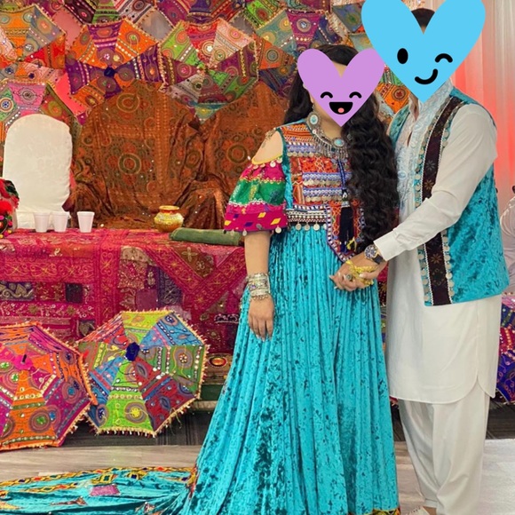 Afghan Dress with Trail + men vest - Picture 2 of 3